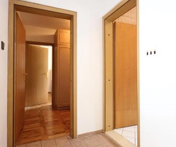 Appartement With A Parking Space - 7904